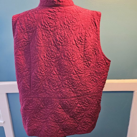 Dress Barn Burgundy Quilted Vest with Zipper. Lightweight. Size 22/24 - Picture 3 of 4